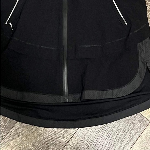 Ladies Lululemon Jacket Size 8 - Picture 7 of 13
